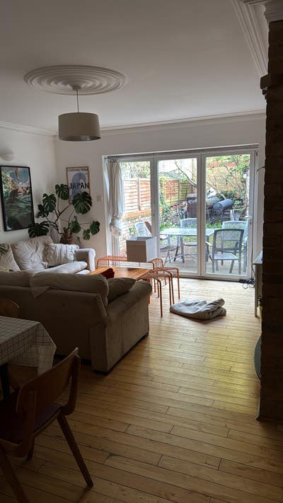 2 rooms in beautiful 3-bed flatshare, Dalston E8 Main Photo