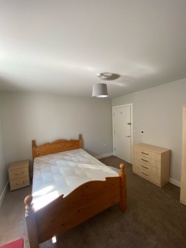1 double room available close to hospital Main Photo