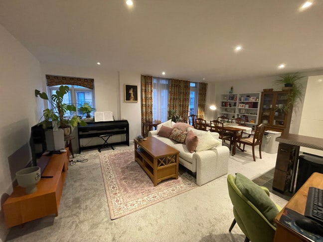 Stunning 2 Bedroom Flat in the Belvedere Main Photo
