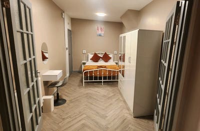 Modern contemporary 1 Bed Flat Newly refurbished Main Photo
