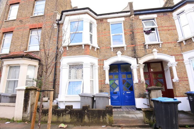 5 Bedroom Newly Refurbished Maisonette in NW2 Main Photo