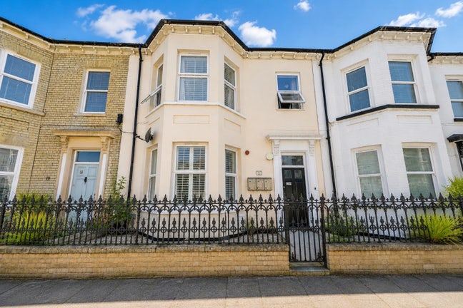 Beautifully Presented One-Bedroom Apartment Main Photo