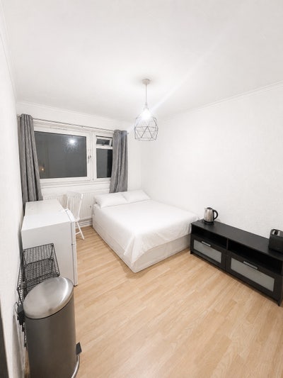Nice 2 Rooms in Stepney Green/Whitechapel Area Main Photo