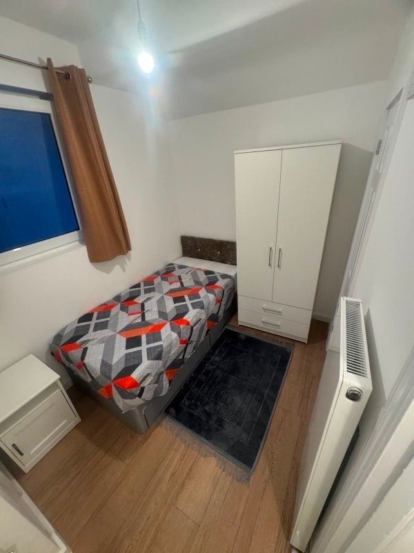 🛏️ En-Suite Room for Single Use in 📍Hendon Main Photo