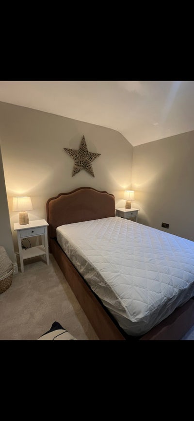 Double room to let  Main Photo