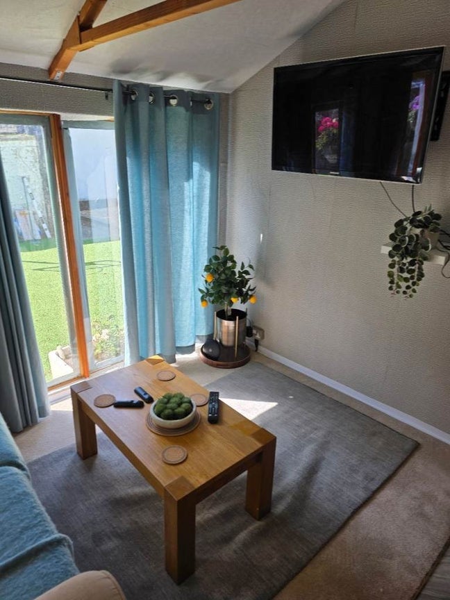 Spacious And Modern Annexe In Pilning-BS3 Main Photo