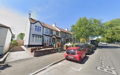 DSS - Studio Flat Available in Reigate SM7 Main Photo