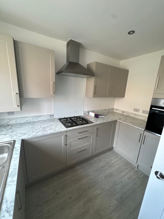 3 bedroom house in Bourne for &pound;900 Exc Bills Main Photo