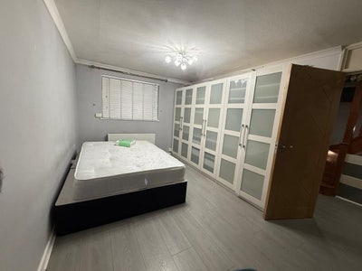 Large & Spacious Shared Room - Available - 1stAug Main Photo