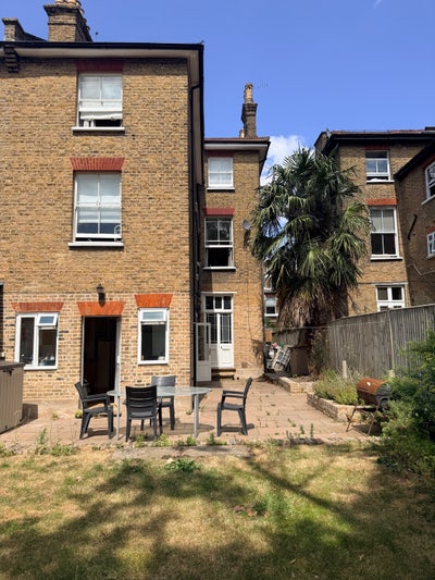 Gorgeous Double in Large House with Garden Main Photo