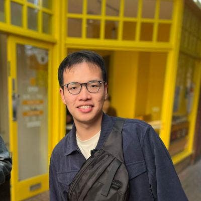 23 yr old graduate worker looking for flatmates  Main Photo