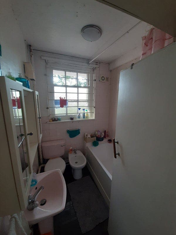 Two Double Bedrooms available from August on Hollo Main Photo