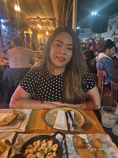 Professional Female seeks a double room Main Photo