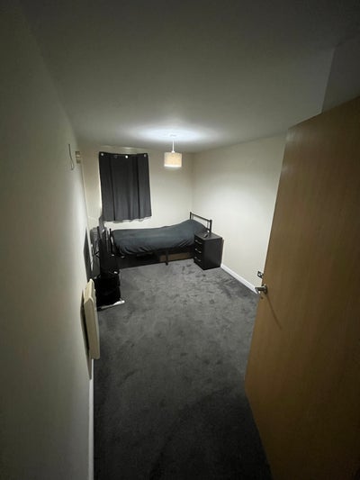 Double Bedroom in Apartment  Main Photo