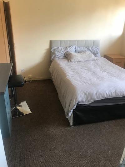 Nice Double Room in Oldbrook, Central Milton Keyne Main Photo