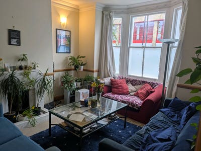 Cosy double room in friendly houseshare Main Photo