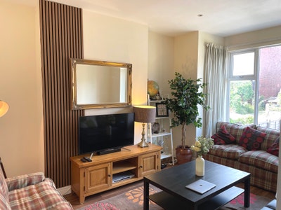 Professional 5 Bed House in Burley near Headingley Main Photo