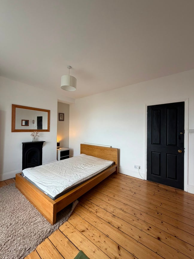 Large Double Student Room Available Main Photo