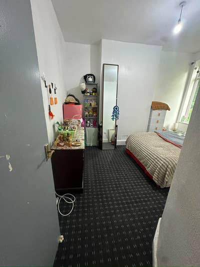 One Double Bedroom in spacious 3 BHK Main Photo