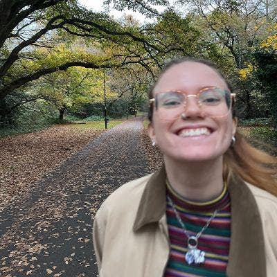 Professional Female seeks a double room Main Photo