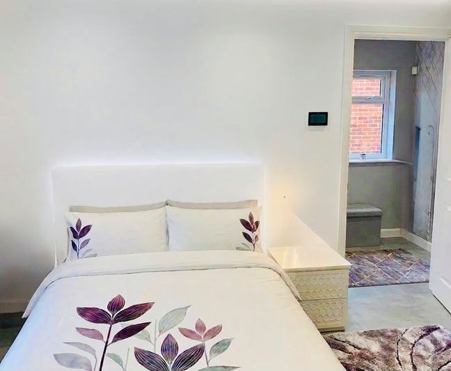 Single and Double Room to Rent Main Photo