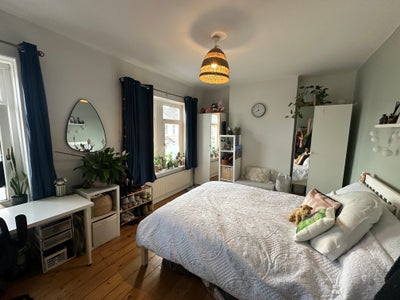 Rooms available in female young professional house Main Photo