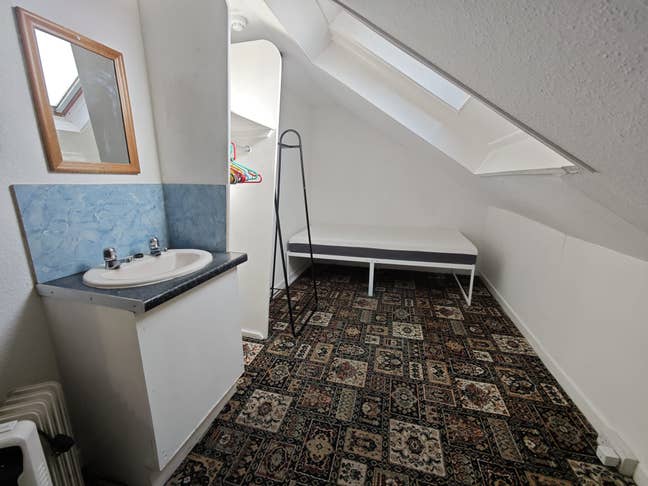 Long Term Room to Rent in Central Newquay Main Photo
