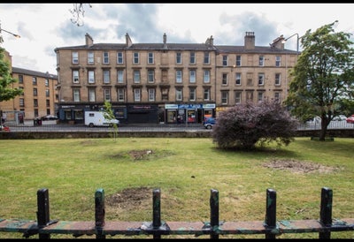 3 bedroom flat property in Dennistoun G31 avail Main Photo