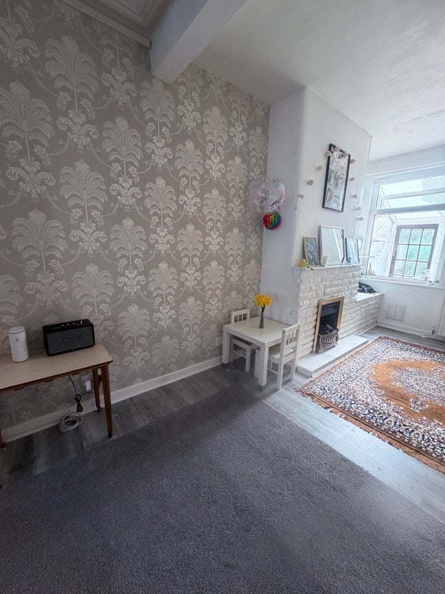 Beautiful room for rent Main Photo