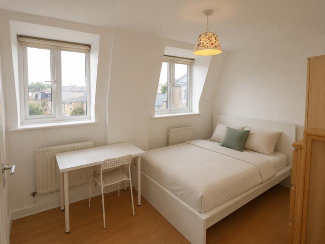 3-Bed Flat in Central East (Aldgate + QUML) Main Photo