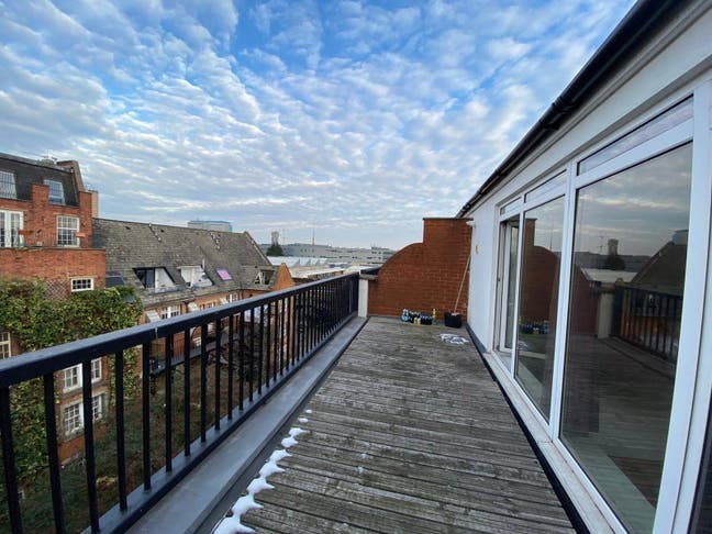 Large En Suite Double Room in E1 Main Photo