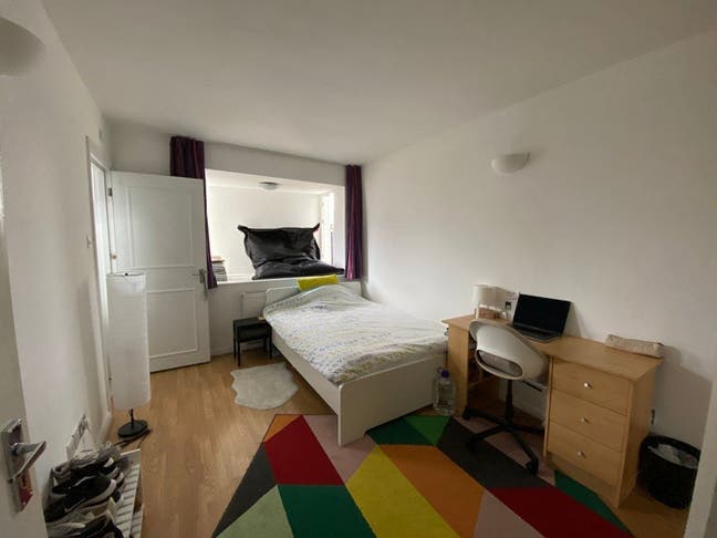Large En Suite Double Room in E1 Main Photo