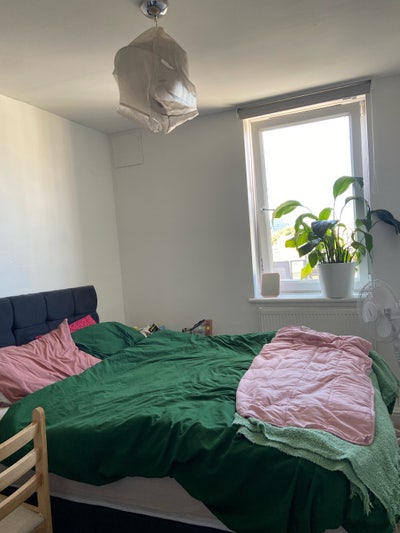2 Bedrooms in Fulham! (Lease Take Over) Main Photo