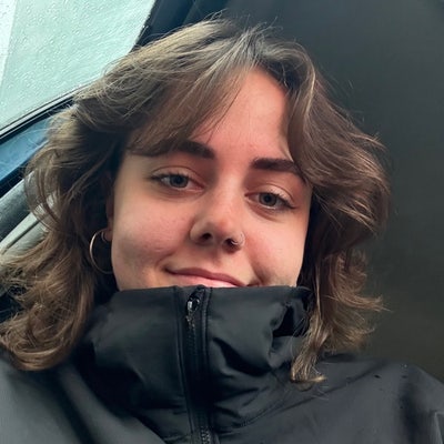 Hi! I’m Issy, 24, originally from Wincheste... Main Photo