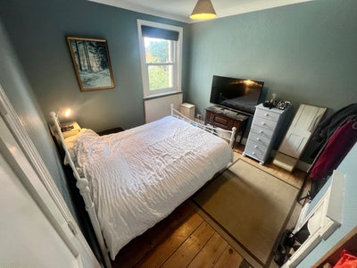 Large double room - furnished - all bills included Main Photo