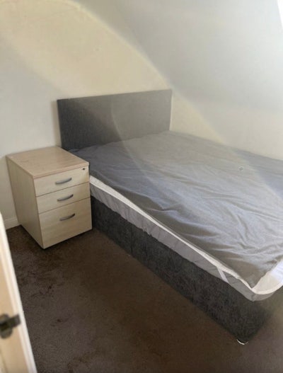 Double room to let in great area  Main Photo