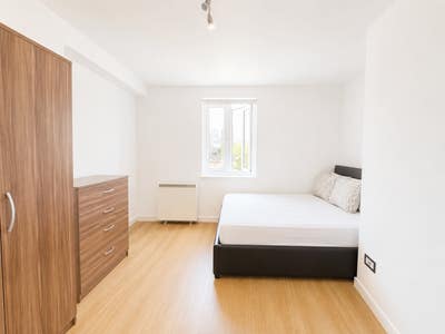 Beautiful whole 3 bedroom property in Holloway Main Photo
