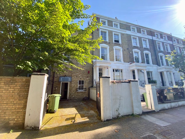 Amazing whole 3 bedroom Property in Islington Main Photo