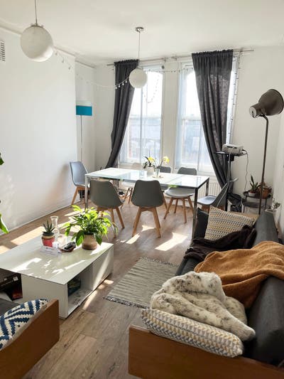 Furnished bedroom in Islington flatshare Main Photo