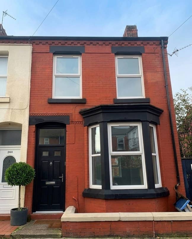 Spacious 4-Bed End-Terrace in Popular L6 Location  Main Photo