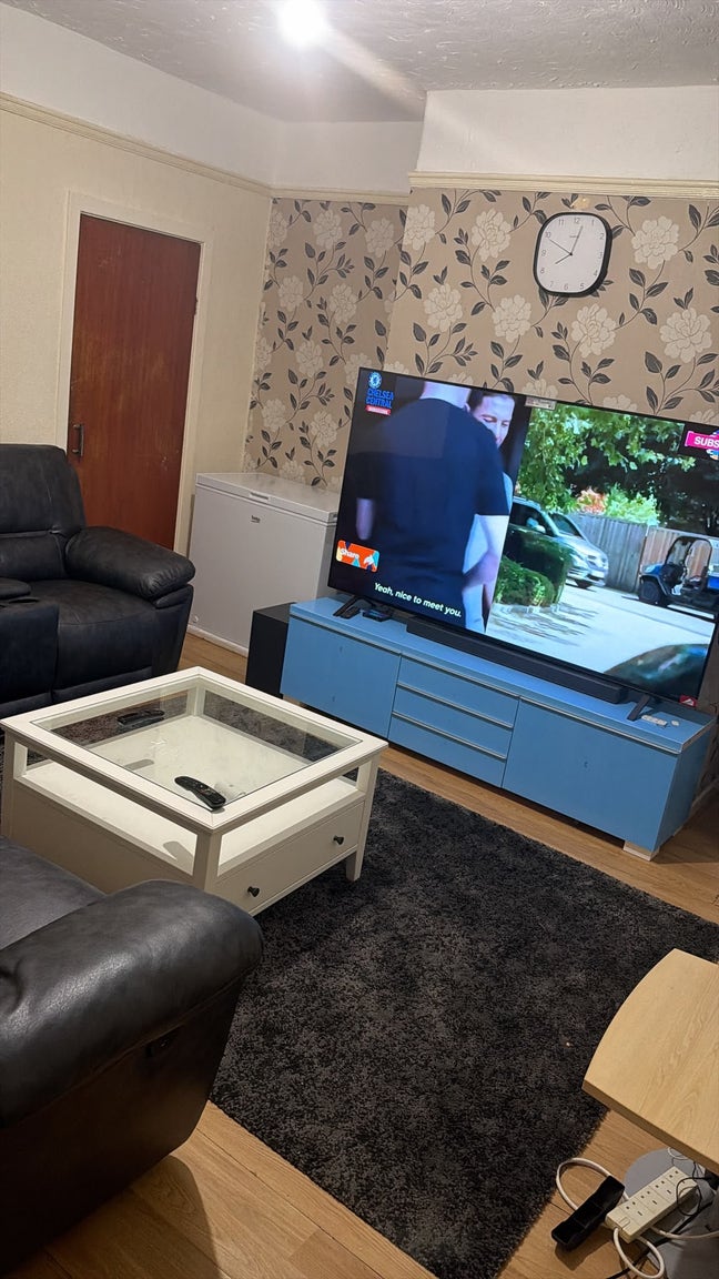 Furnished Double & Single Rooms available Main Photo