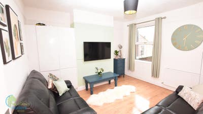 Student House Close To City Centre  Main Photo
