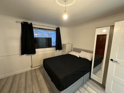 Studio Flat, Hermit Road, E16 Main Photo