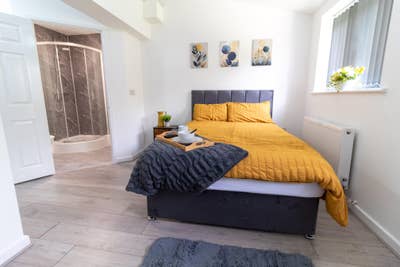 Luxury En-Suite Rooms with Kitchenettes (18TC) Main Photo