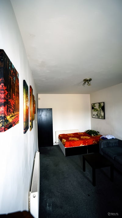 🏡 Large Furnished Bedroom Available ASAP – 2-Bed  Main Photo