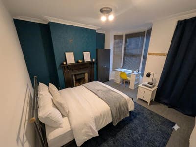 Full size Double beds and Cleaner Main Photo