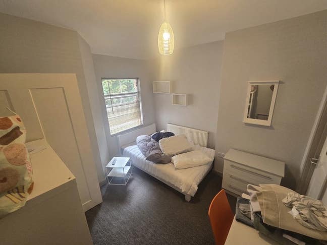 3 Modern En-Suite Rooms – Brook Lane, Chester Main Photo