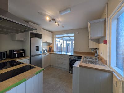 Large Double Room Available - Hinkley Point Worker Main Photo