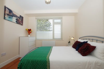 1 Spacious Double Room Main Photo