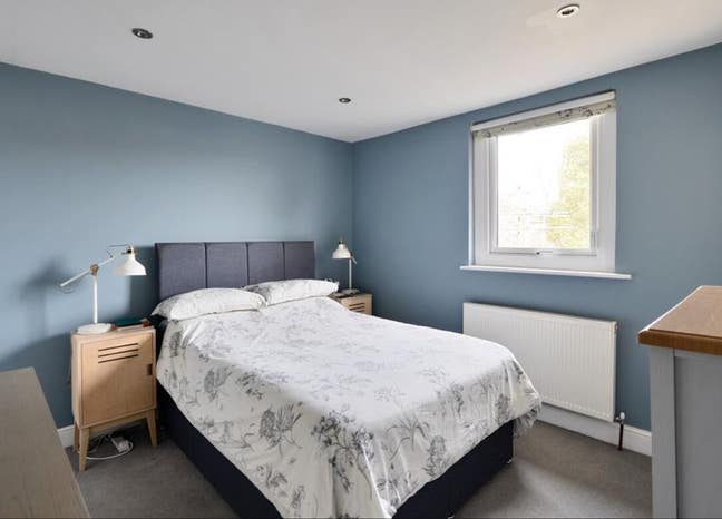 Spacious Double Bedroom in Fully Modernised House Main Photo
